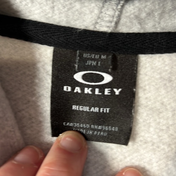 2/$20 Oakley Regular Fit Gray Hoodie - Picture 4 of 4